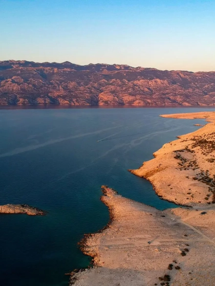 Brodski izlet na otok Pag s Kvarner Adventures