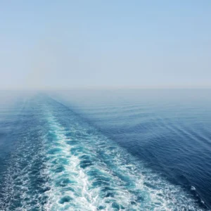 Kristalno čisto plavo more u Kvarnerskom zaljevu