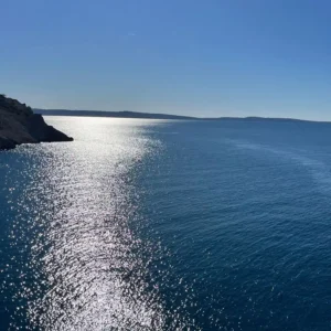 Panoramski pogled na otoke Pag, Rab, Goli otok i Sv. Grgur iz Kvarnera